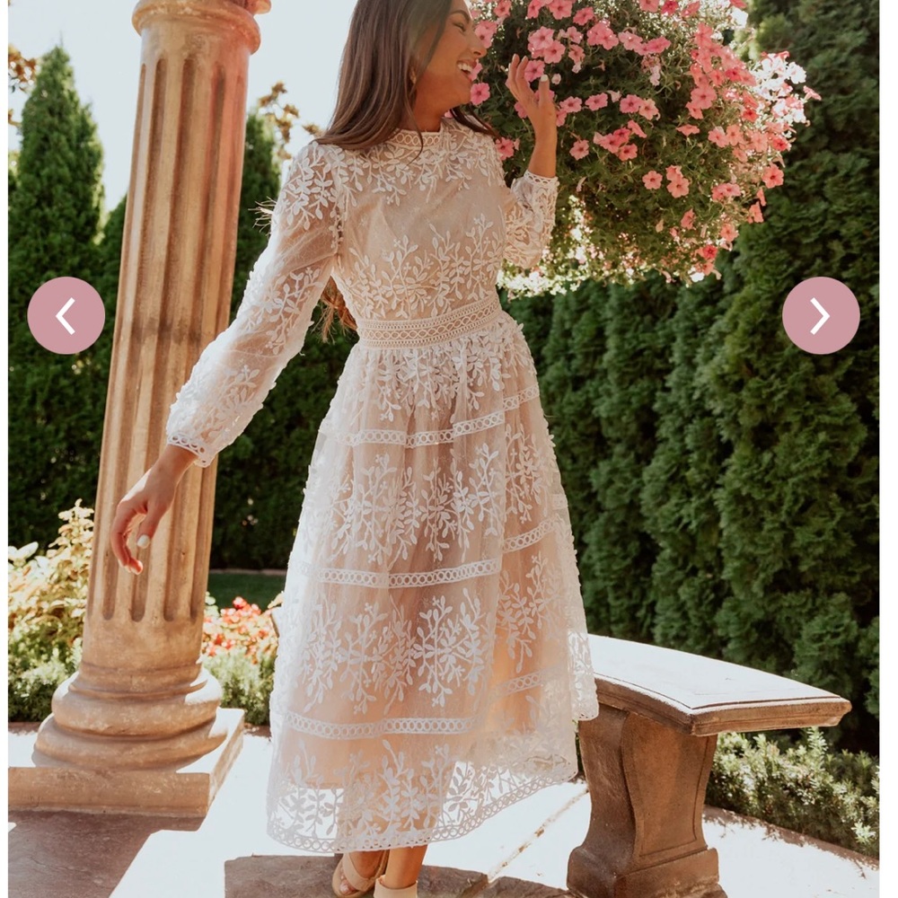 Ivy City Co Cicily Dress - Champagne